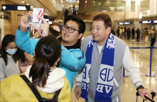 百家乐官方网-申花新帅：执教申花任务艰巨 像涅波那样证明自己